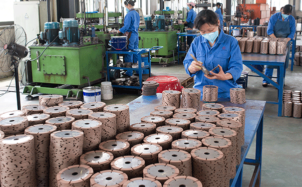 金剛石鋸片熱壓工藝生產(chǎn)廠家哪家好？