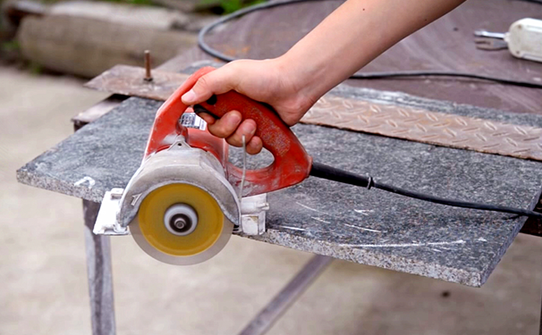 金剛石圓鋸片切割機(jī)有哪些分類呢？千萬(wàn)別買錯(cuò)了！