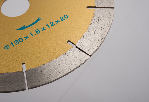 被微晶石鋸片切割后的微晶石還需要進(jìn)行哪些工序完成鋪貼呢？